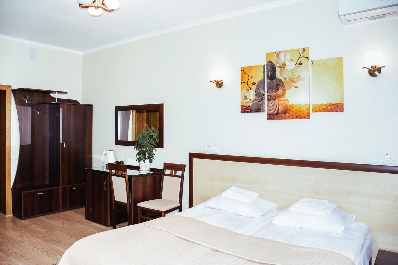 Hotel Sluch Starokostyantyniv Exterior foto